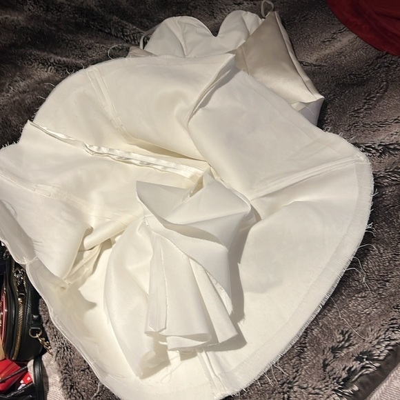 Elegant White Strapless Vintage Dress - Picture 6 of 13